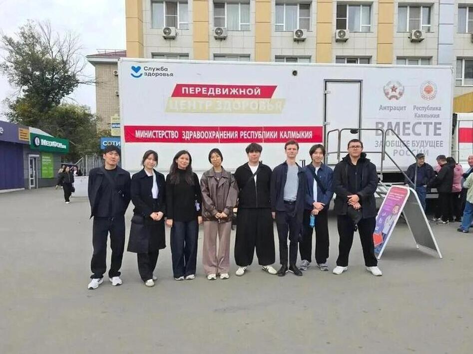 Колледжники Калмыкии в эпицентре профилактической акции «Здоровье в каждый дом» в Элисте