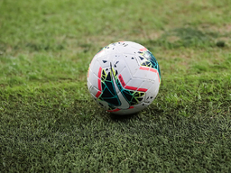 Луис де ла Фуэнте признан лучшим тренером сезона 2025/26 по версии France Football